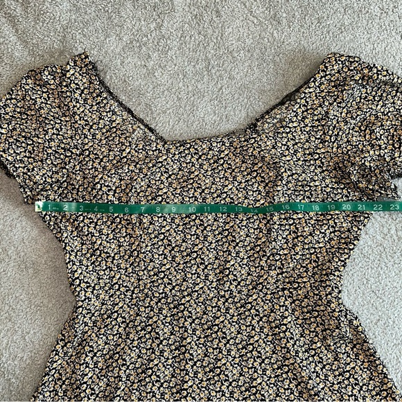 Lily Rose Black and Yellow Fitted Puff Sleeve Mini Dress - Picture 7 of 10